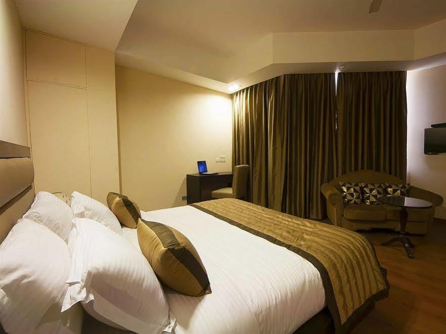 Hotel Aura @Airport Nuova Delhi Esterno foto